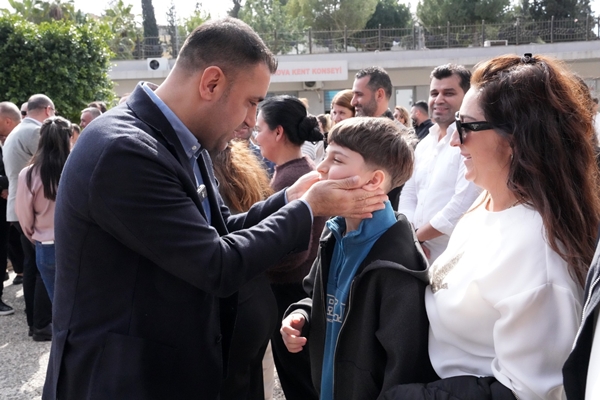 BAŞKAN KOZAY MESAİ ARKADAŞLARIYLA BAYRAMLAŞTI 