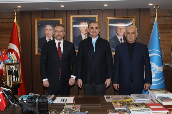 AK Parti Sözcüsü Ömer Çelik’ten Ülkü Ocakları Adana İl Başkanlığı'na ziyaret...