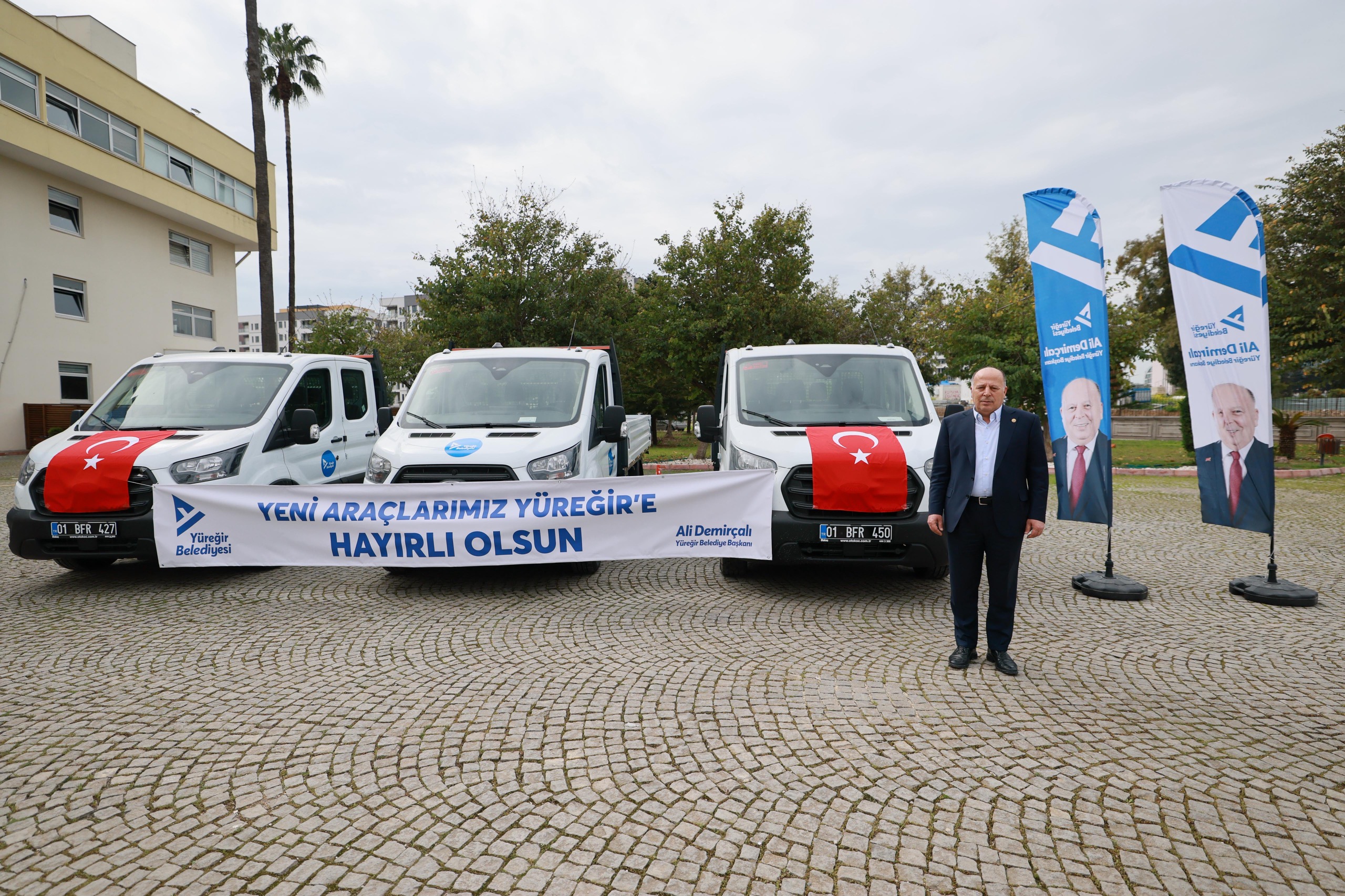 BAŞKAN ALİ DEMİRÇALI: “2 YILDA ARAÇ FİLOMUZU 29 YENİ ARAÇLA GÜÇLENDİRDİK”