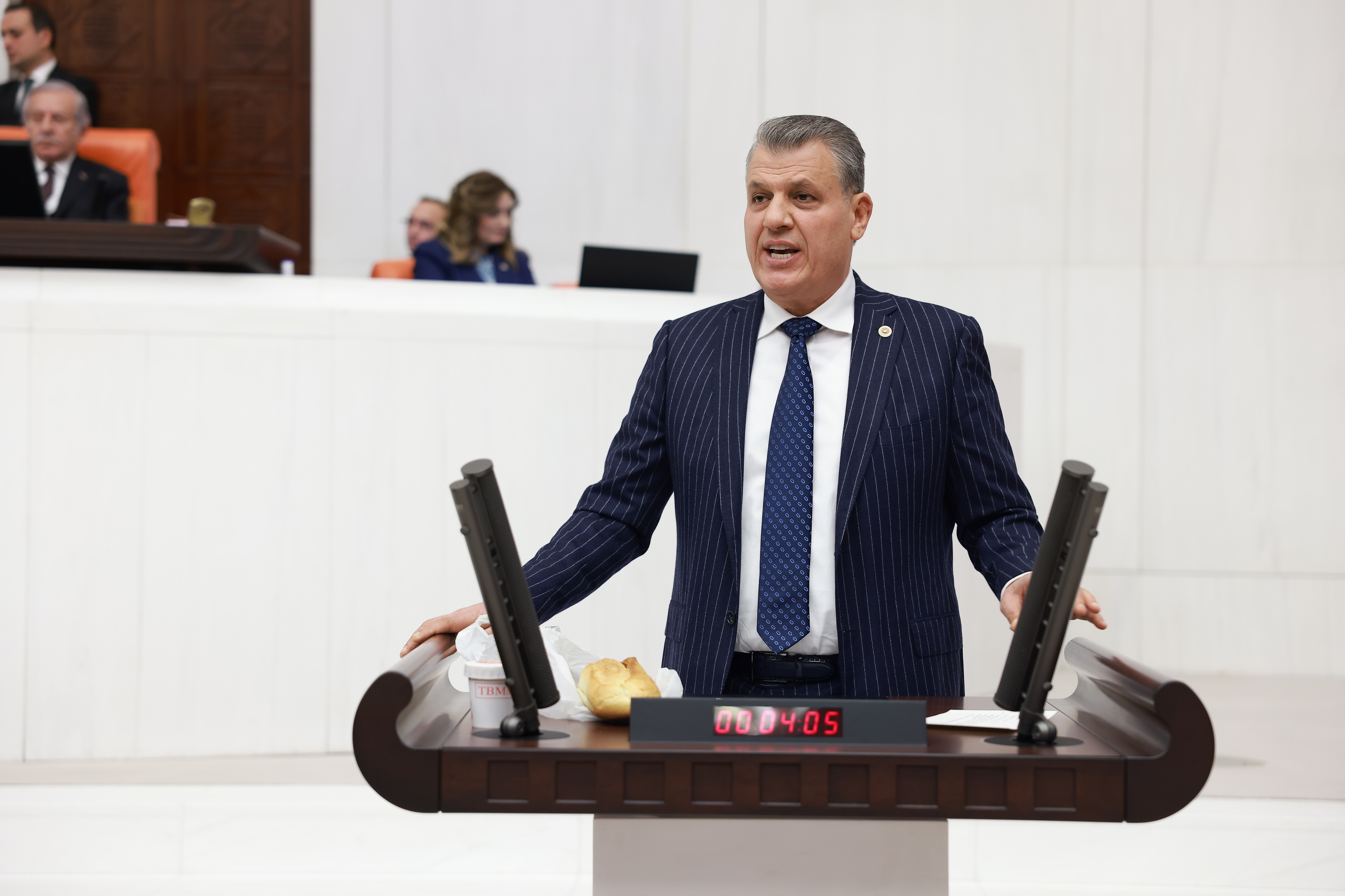 "Karanlığa teslim olmayacağız"