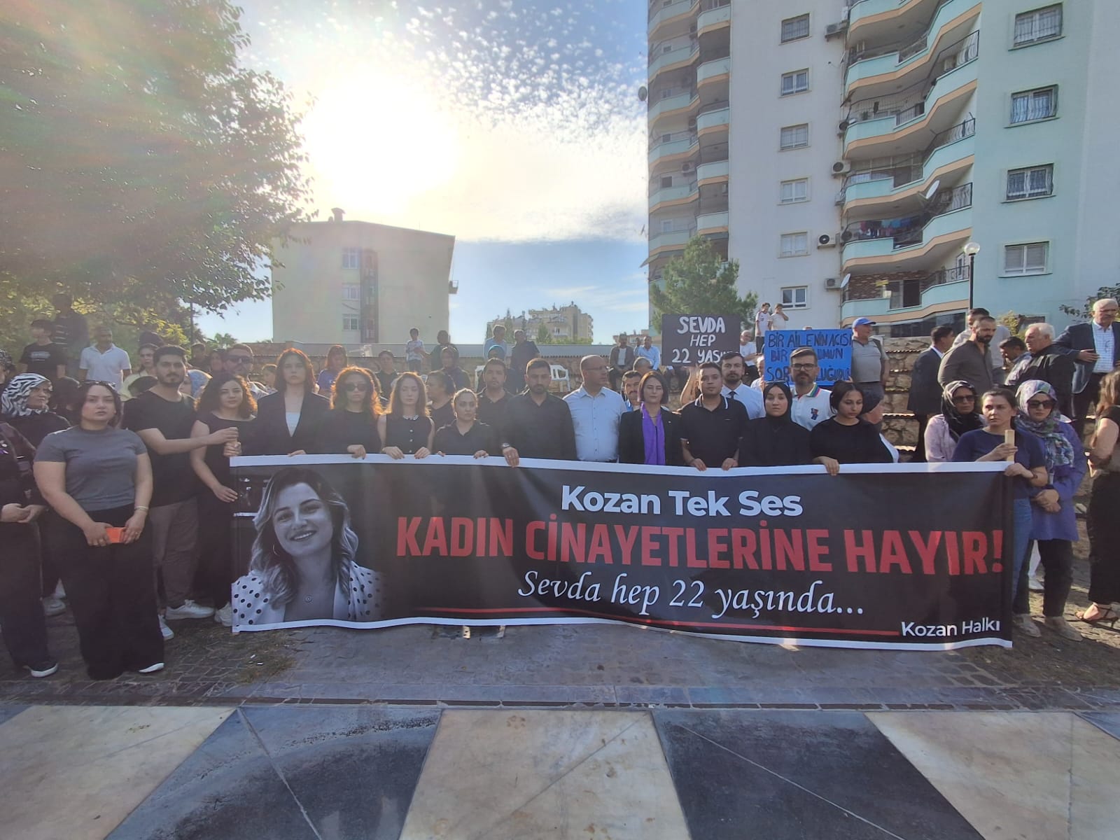 ADANA BAROSU KADIN HAKLARI MERKEZİ, KOZAN’DA KADIN CİNAYETLERİNE KARŞI DÜZENLENEN BULUŞMADA YER ALDI